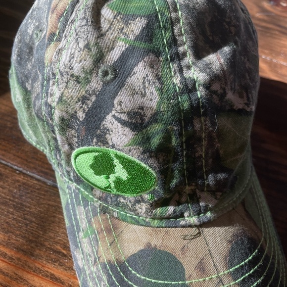 Signatures Mossy Oak Camouflage cloth adjustable Back Cap Hat - Picture 2 of 6